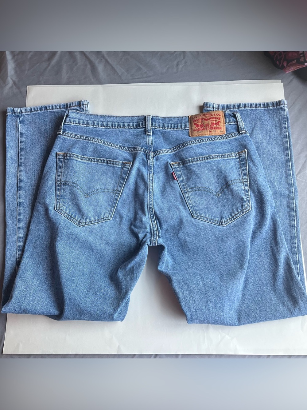 Mens Levi Medium Wash Relaxed Straight Fit 559 Blue Jeans 33 x 30
